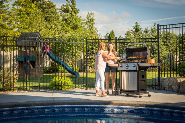 Signet 320 Three-Burner Gas Grill