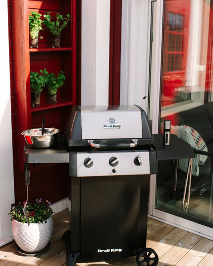 Gem 310 Compact 3-Burner Grill (LP)